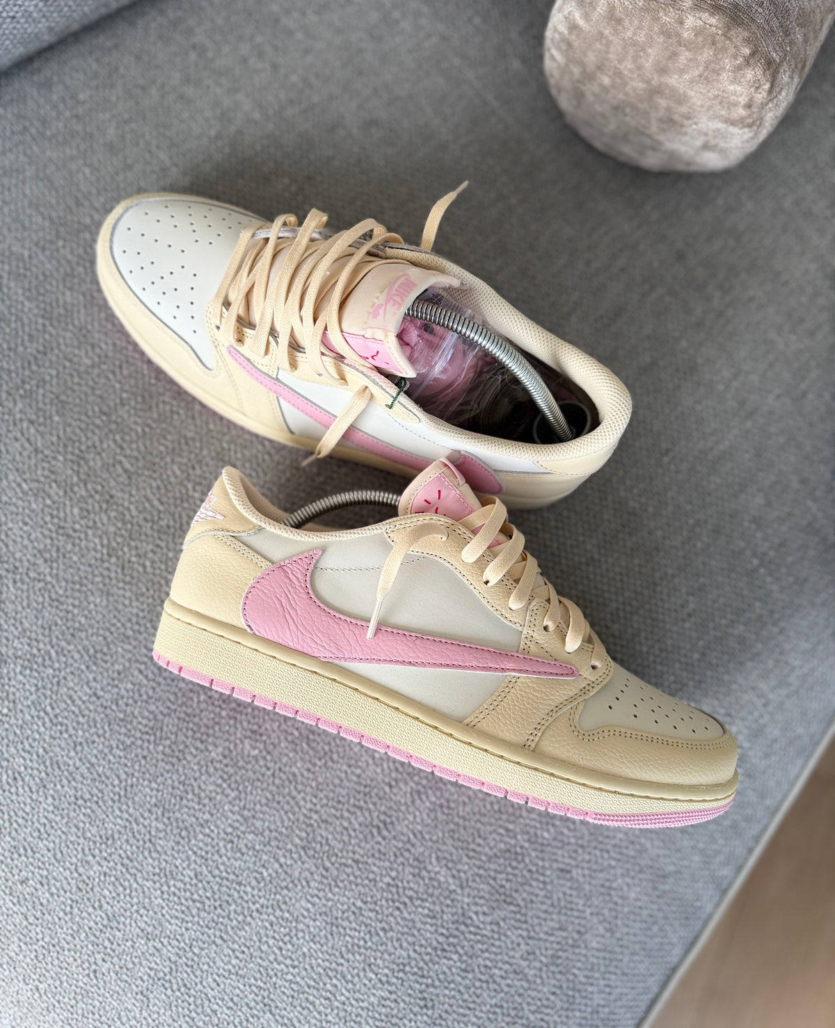 Jordan 1 Retro Low Travis Scott